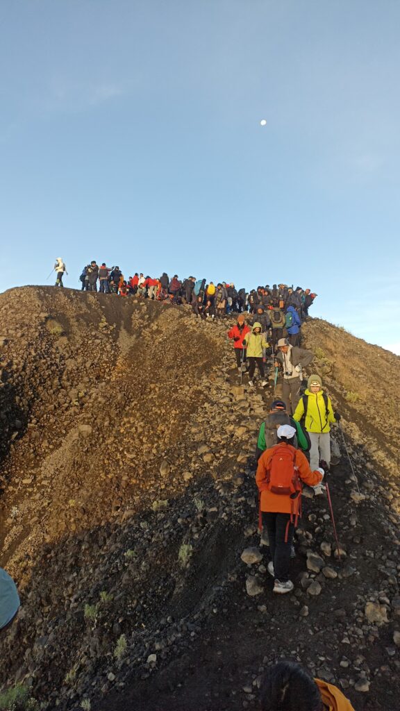 rinjani summit trek