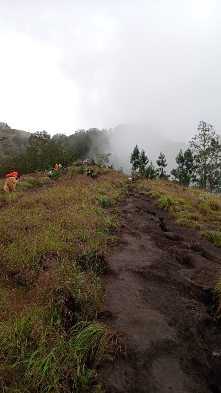 mount rinjani trekking